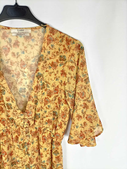 PULL&BEAR. Vestido mostaza  estampado flores T. m