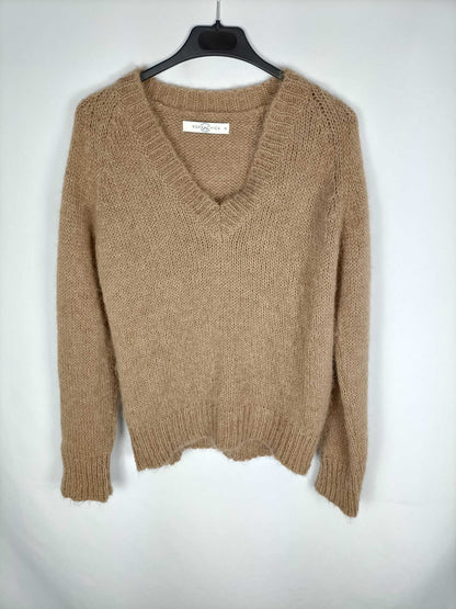 GIRL'S CLOTHING. Brown sweater, size 36