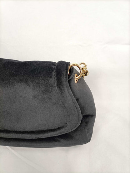 COCOPATA. Bolso negro terciopelo cadena dorada
