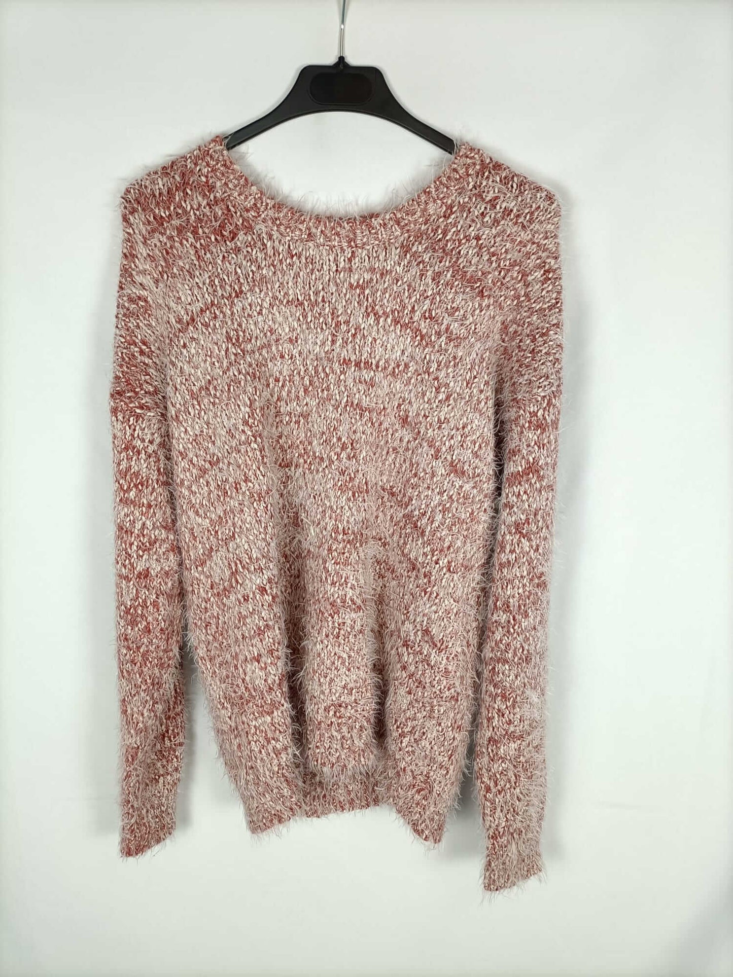 BILLABONG. Rust and white fur sweater Tl