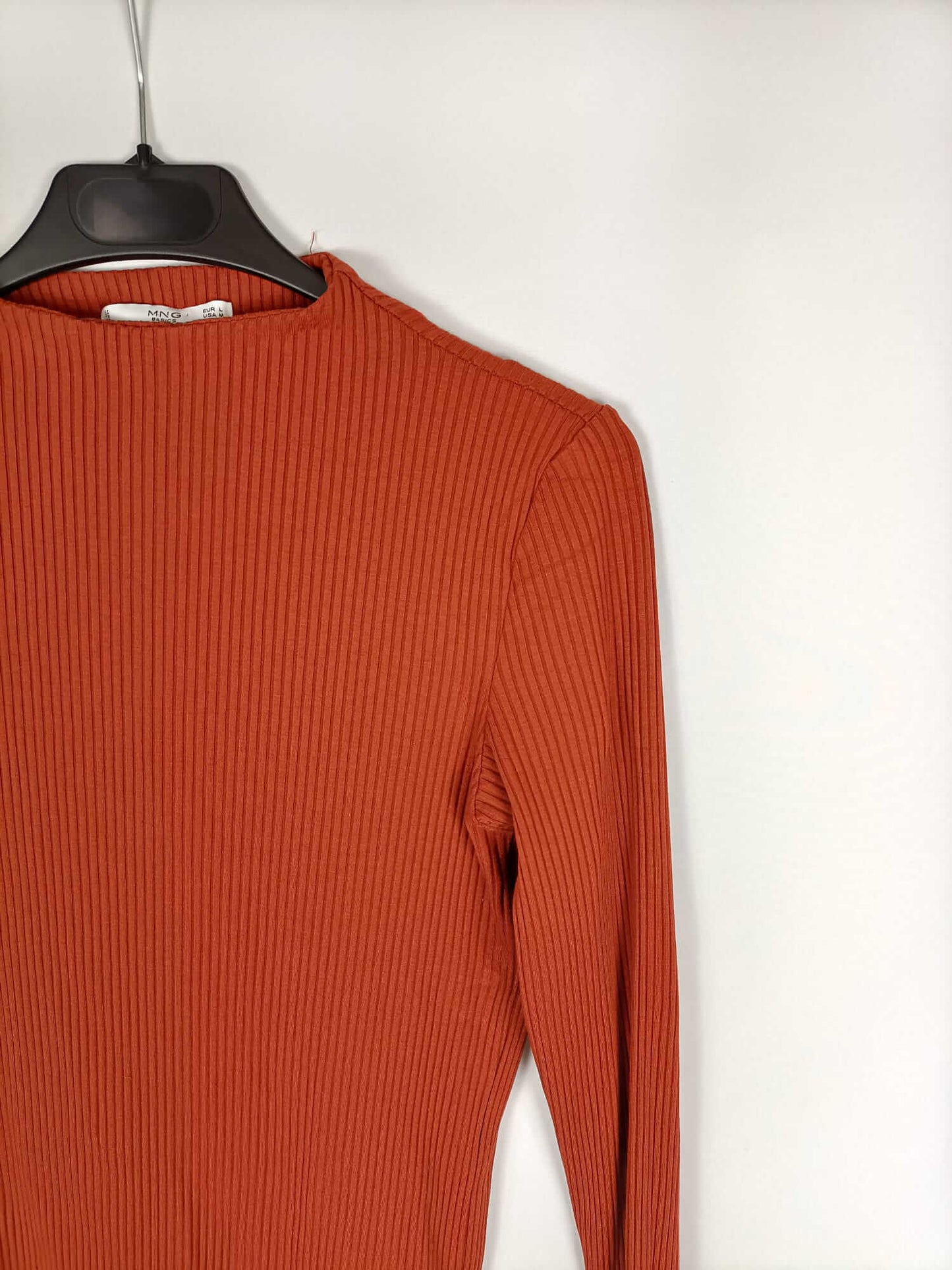 MANGO. Jersey cuello alto teja T. l