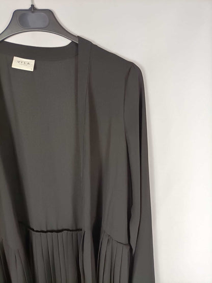 VILA. Black semi-sheer pleated fluid thin jacket T. s