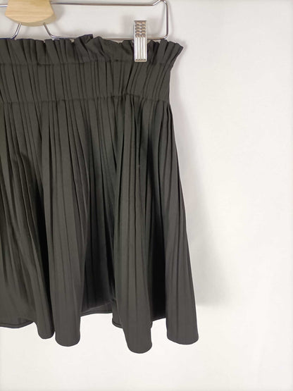 ZARA. Falda pantalon corto plisado T.m