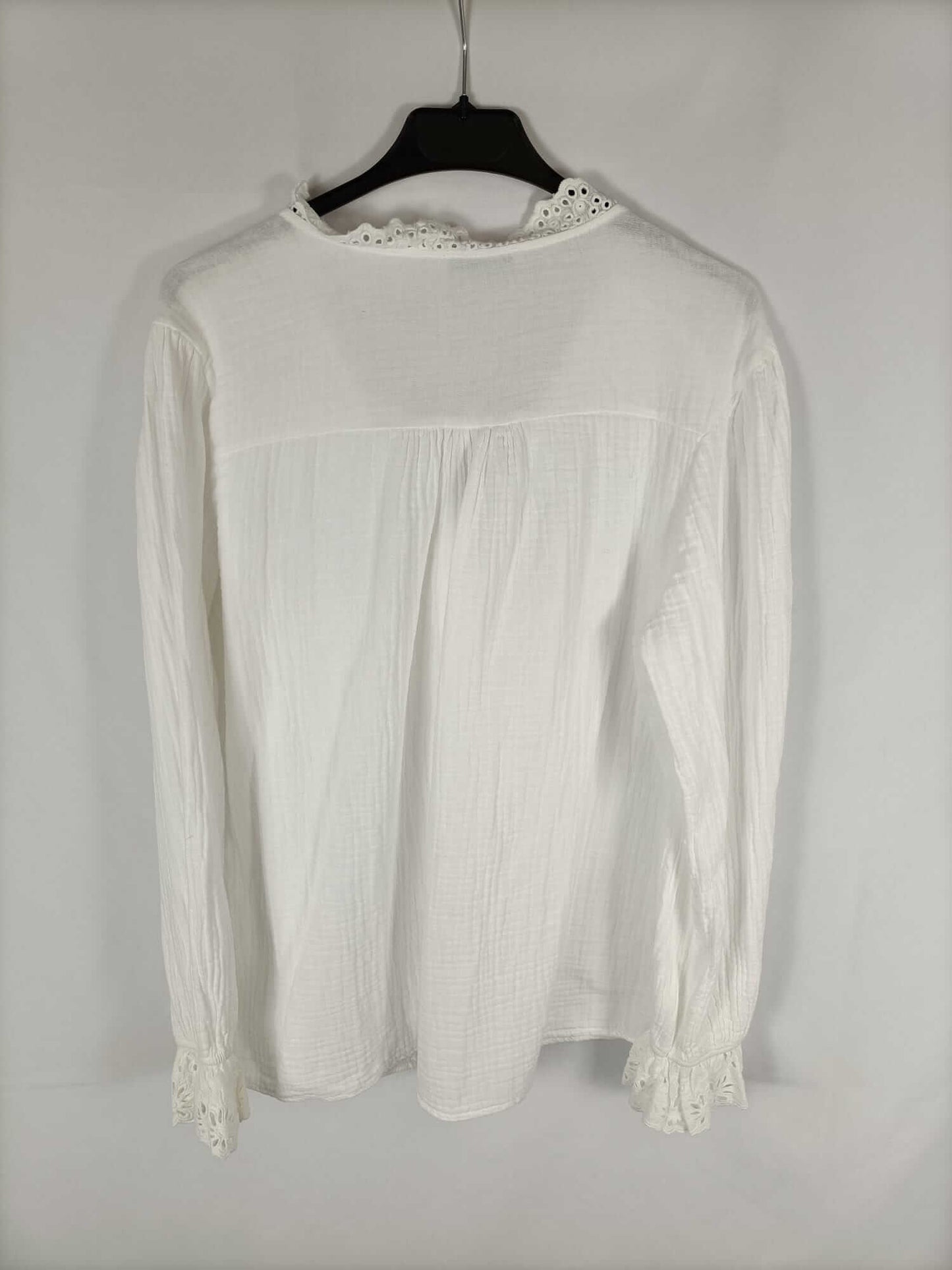 PINPON LILI. Camisa blanca lino detalle en puños y cuello T.u