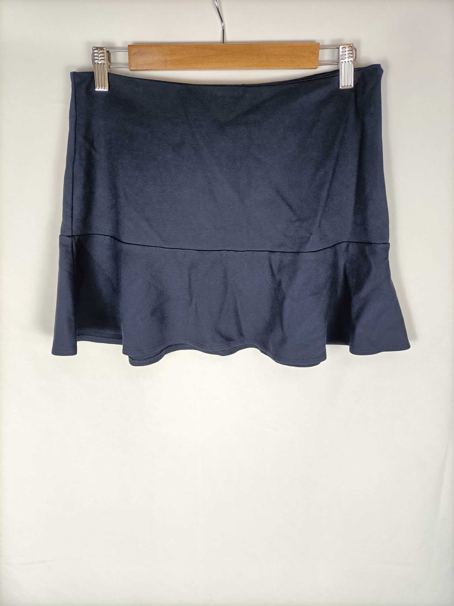 EASY WEAR. Blue short skirt with seams S.38