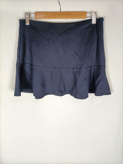 EASY WEAR. Blue short skirt with seams S.38