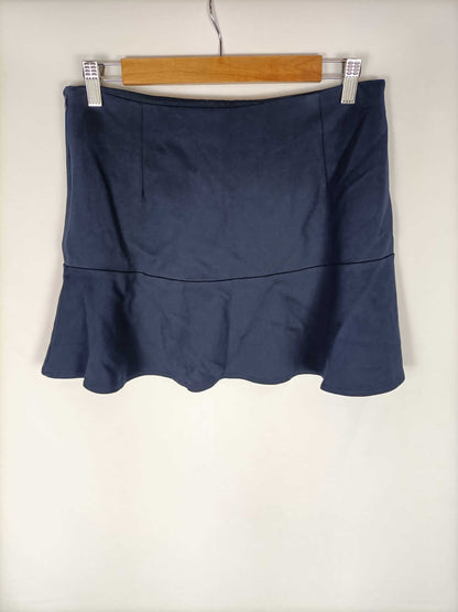 EASY WEAR. Blue short skirt with seams S.38