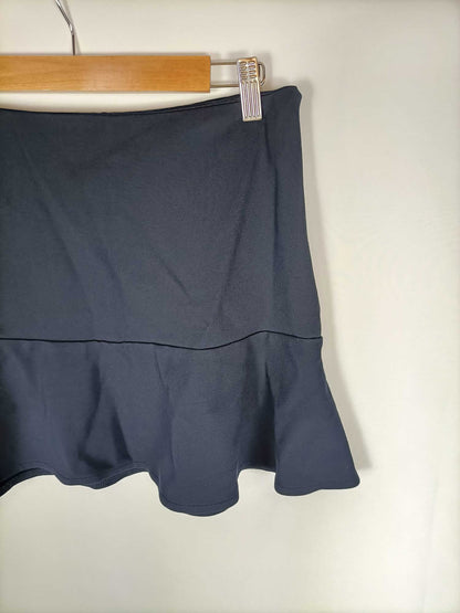 EASY WEAR. Blue short skirt with seams S.38