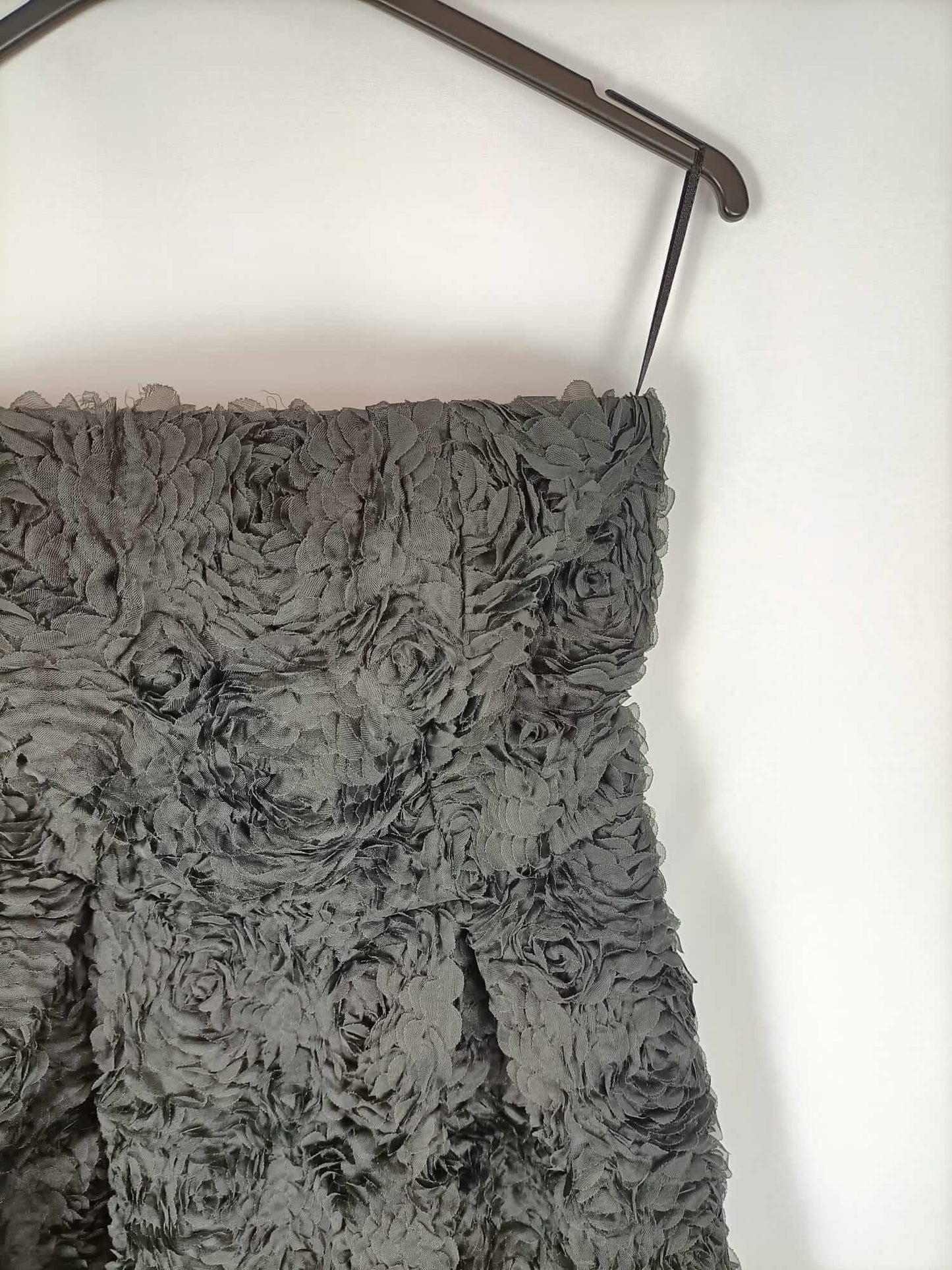 BLANCO.Vestido palabra de honor tejido dibujo flores T.m