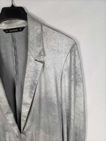 ZARA.Blazer plateada efecto encerado T.xs