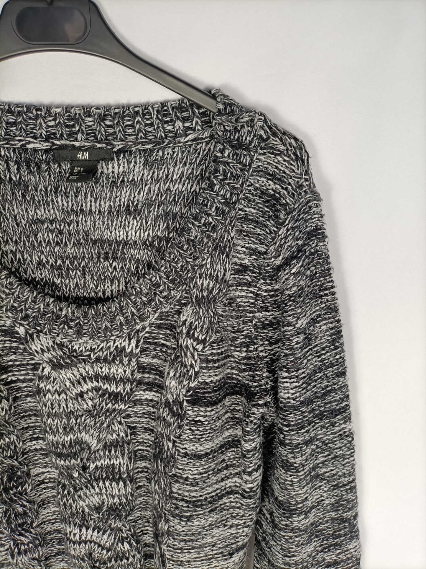 H&amp;M. Oversized jersey with eights