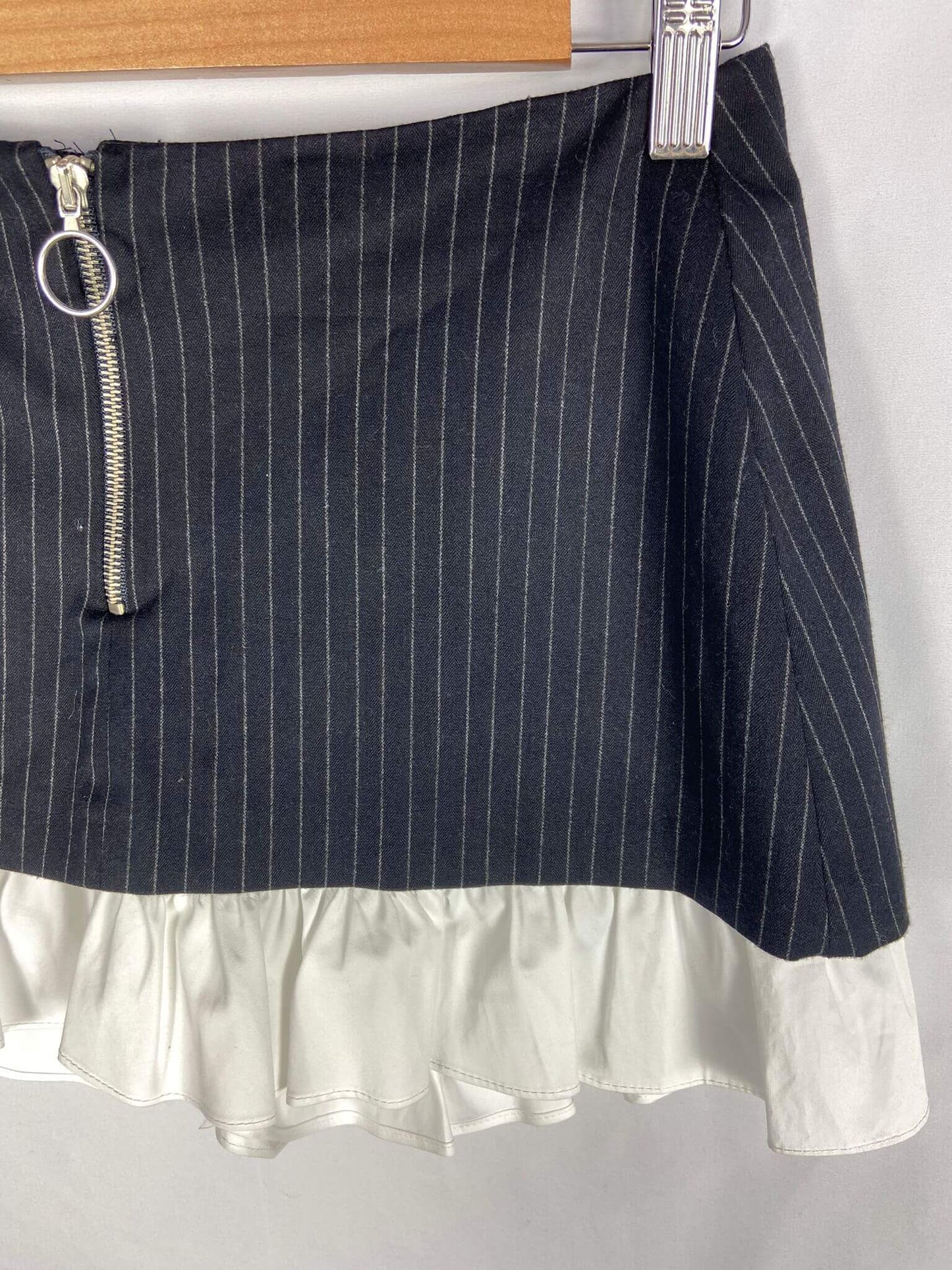 ZARA. Double textured ruffled trouser skirt T.xs