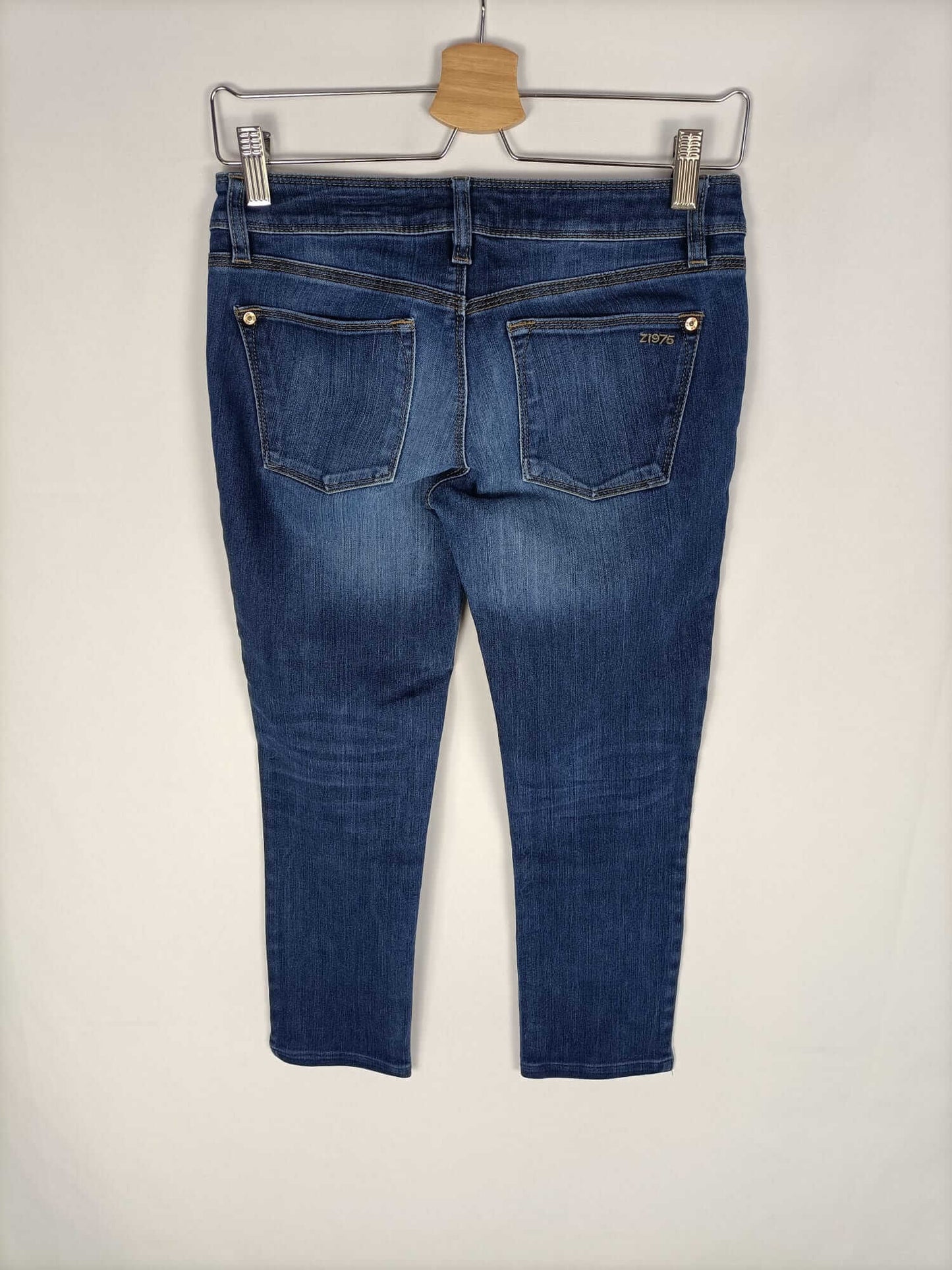 ZARA.Vaqueros pitillos oscuros básicos T.34