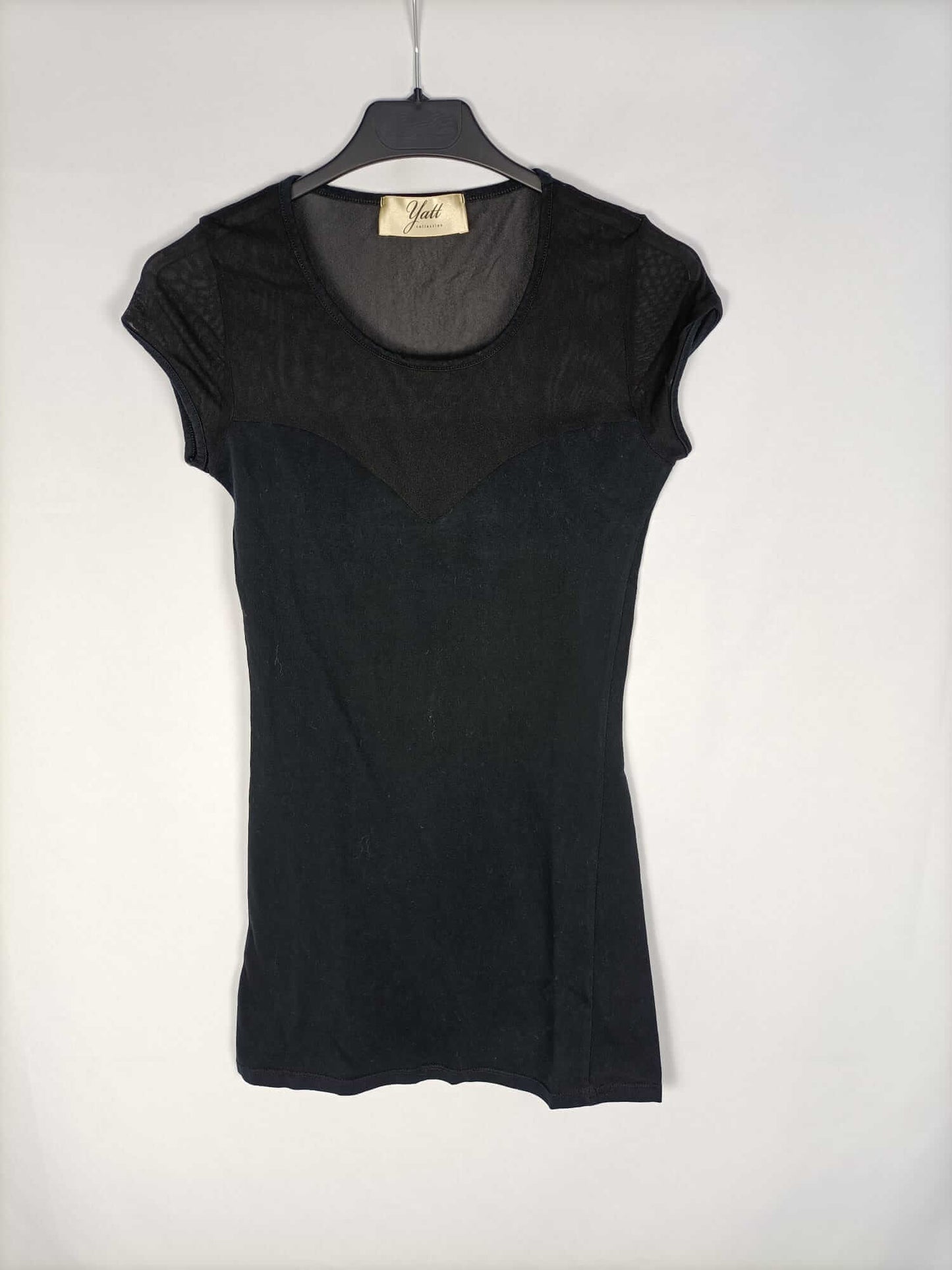 YATT.Camiseta larga negra T.m