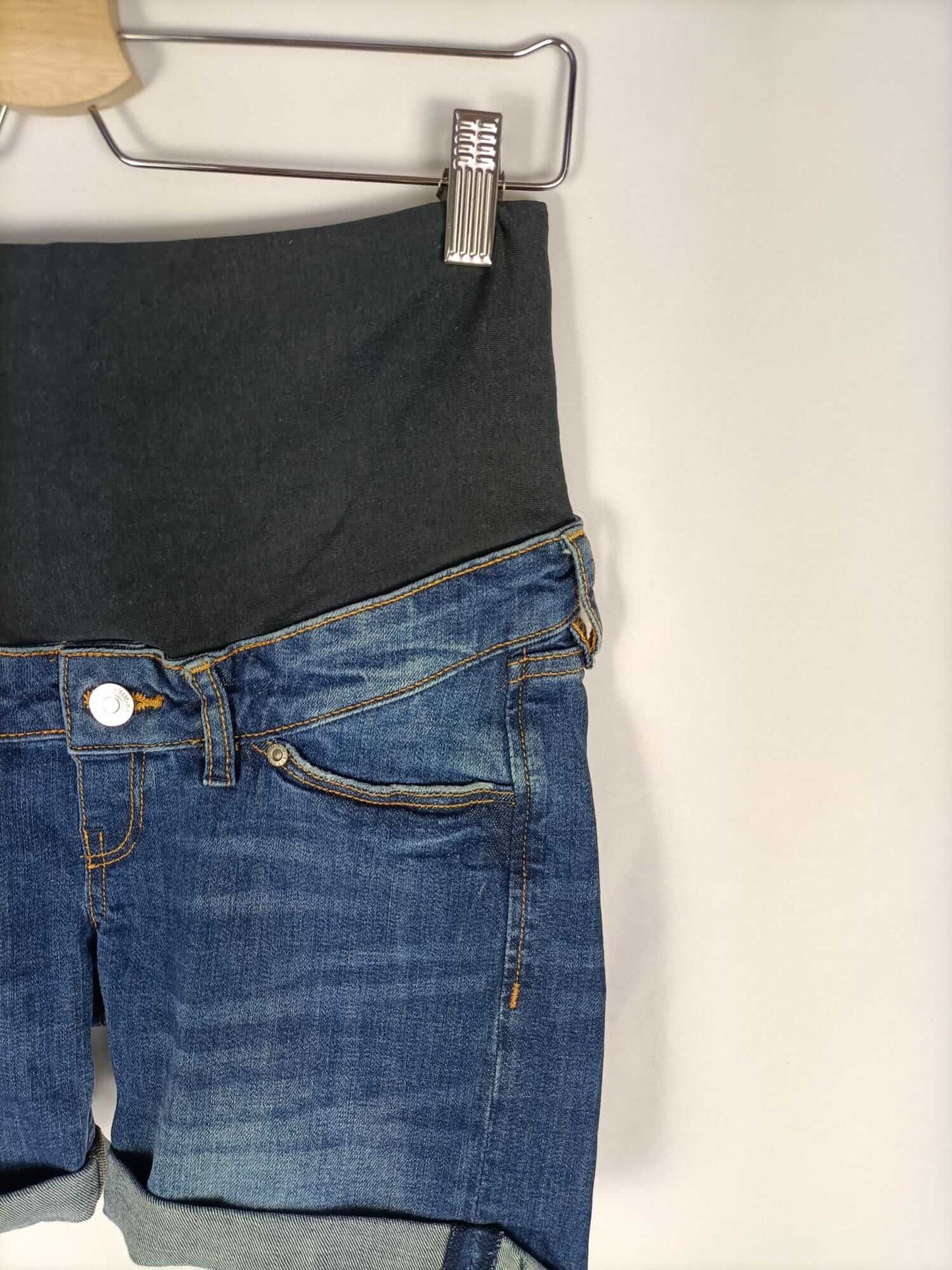 H&M.Shorts premamá T.34