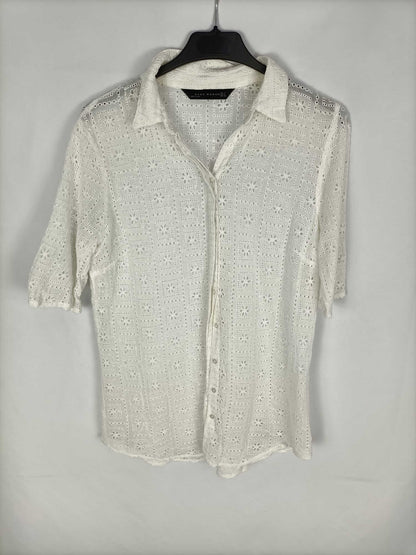 ZARA. Camisa manga corta blanca con bordado ingles T.s