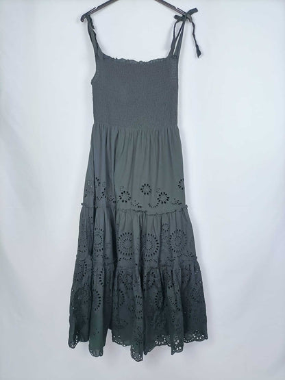 ZARA. Vestido negro midi T.s