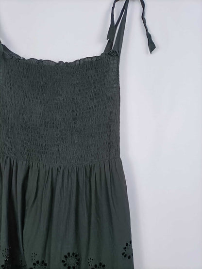 ZARA. Vestido negro midi T.s