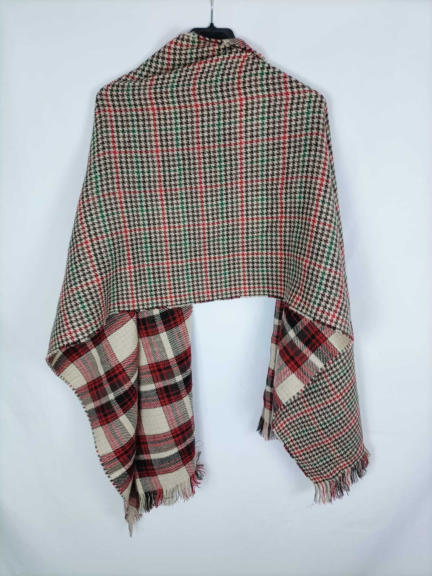 El Corte Ingles. Bufanda reversible cuadros/pata de gallo beige