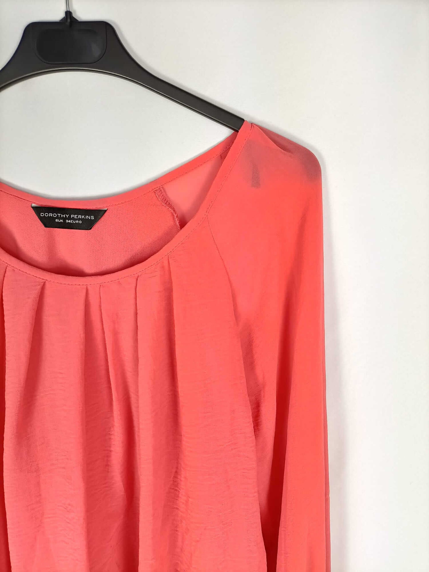 DOROTHY PERKINS.Coral blouse T.34