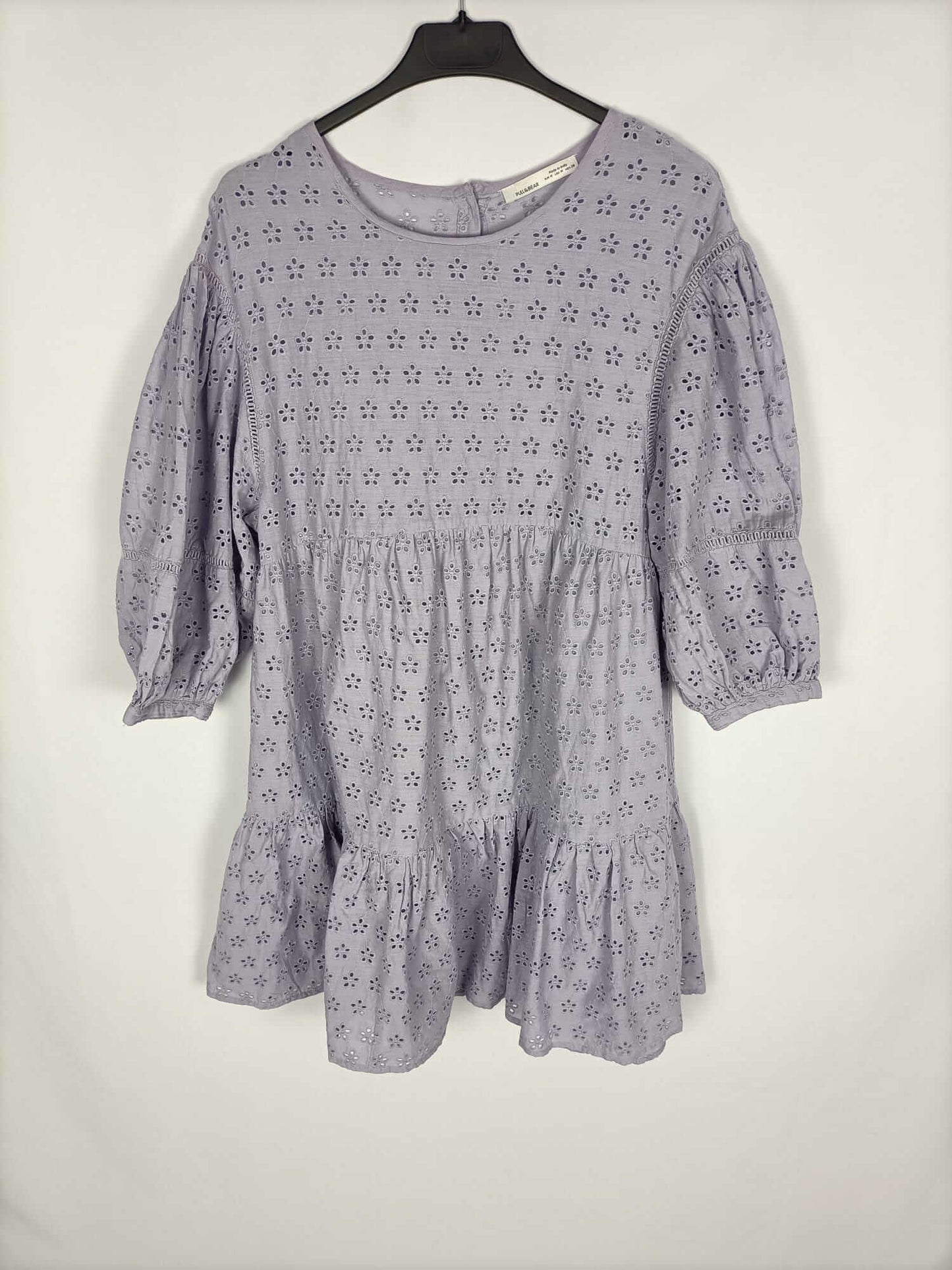 PULL&BEAR. Vestido lila troquelado T.m