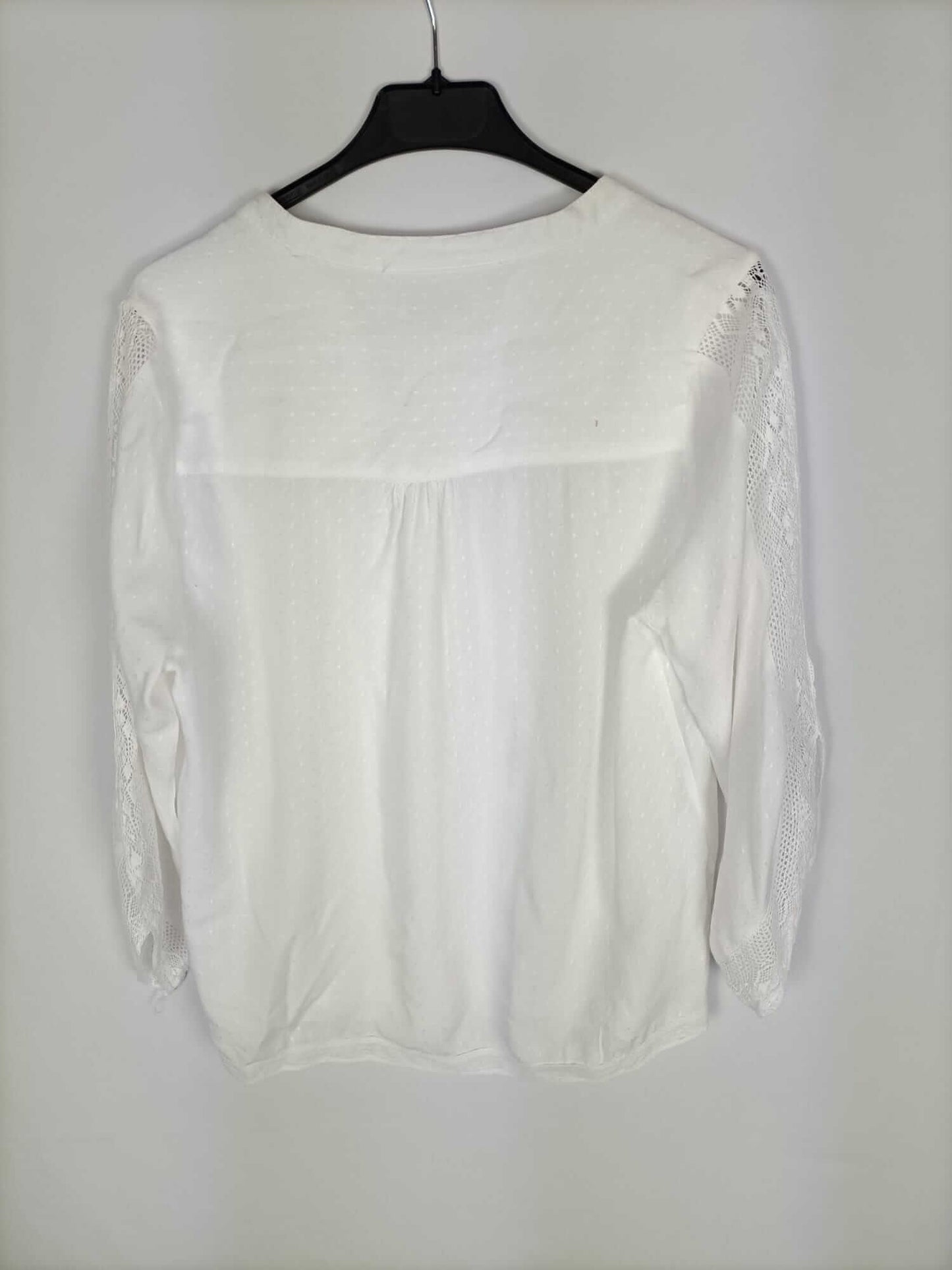 ANANY. Blusa blanca bordada T.l