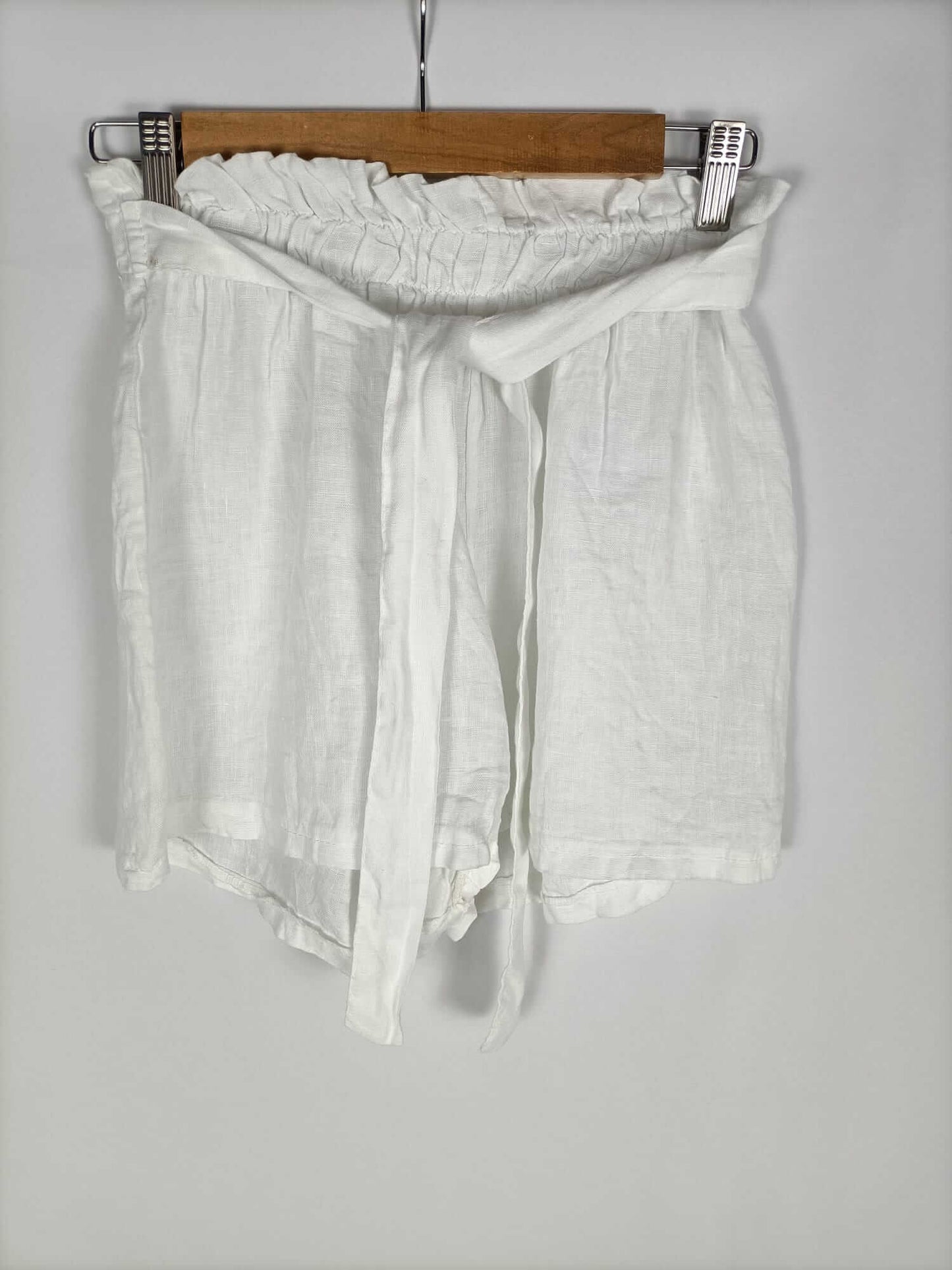 OTRAS. Shorts blanco lino T.s