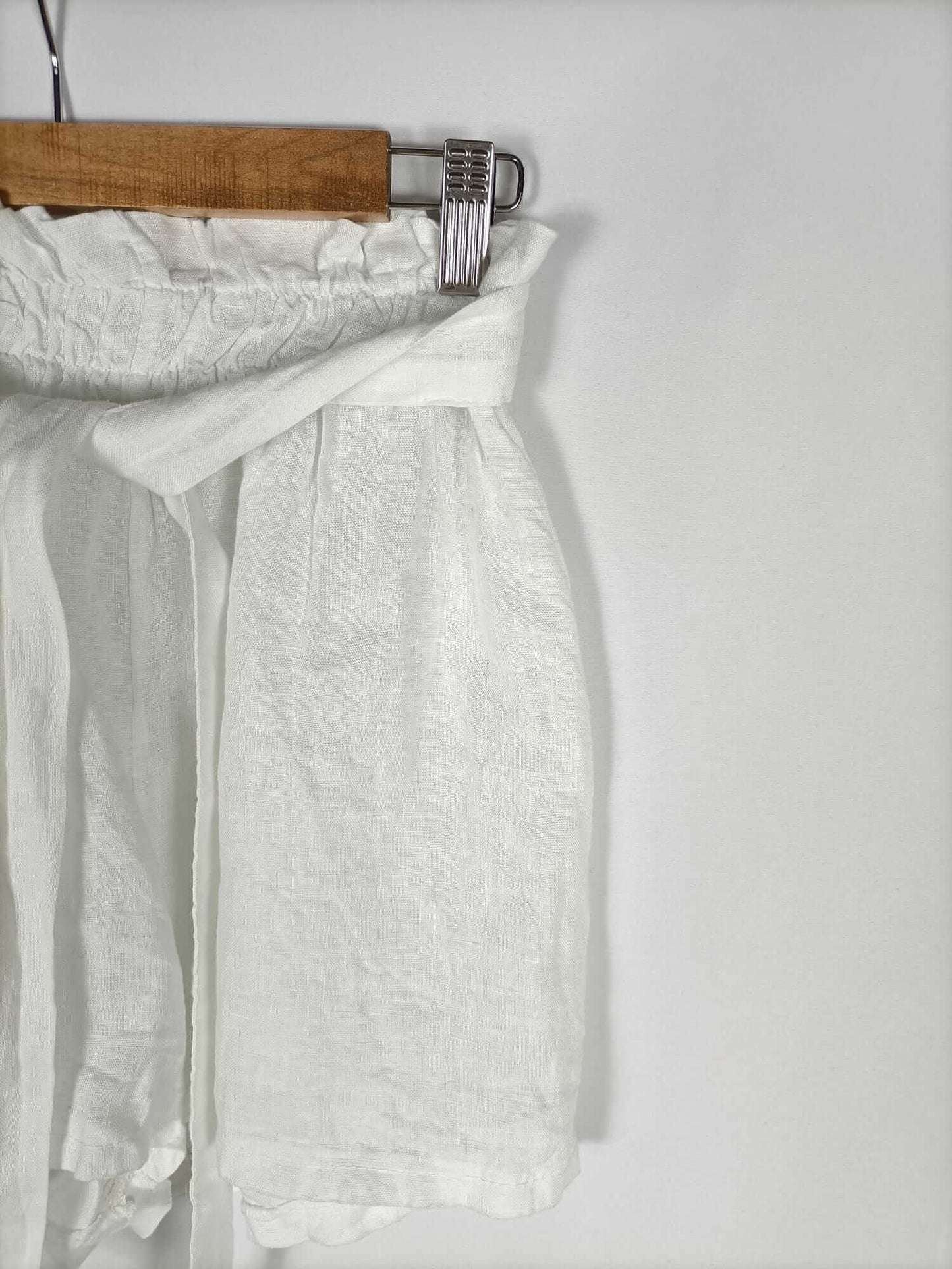 OTRAS. Shorts blanco lino T.s