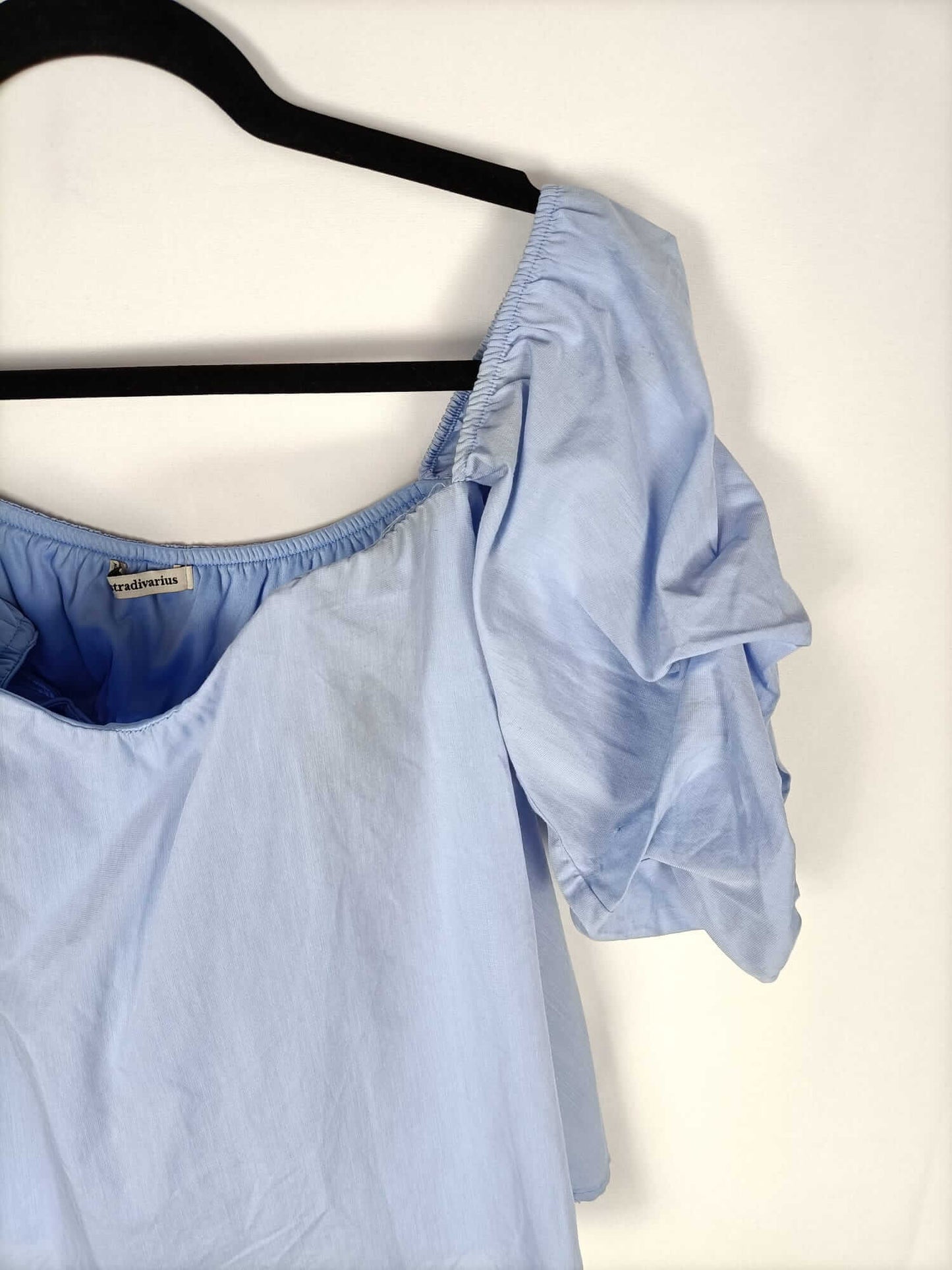 STRADIVARIUS. Blue puff-sleeved Ts top