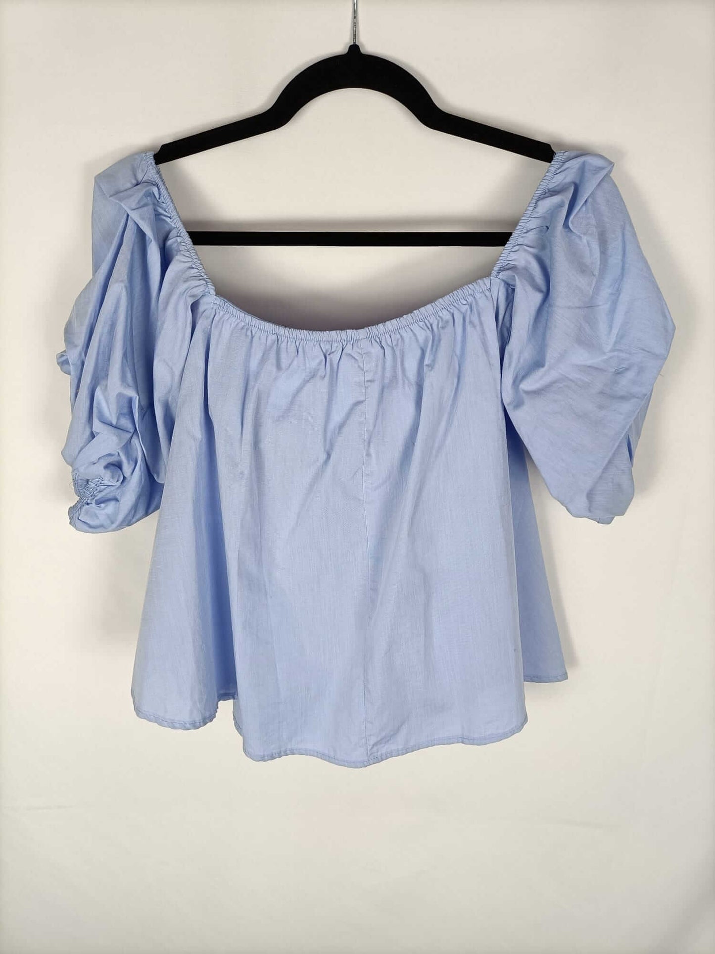STRADIVARIUS. Blue puff-sleeved Ts top
