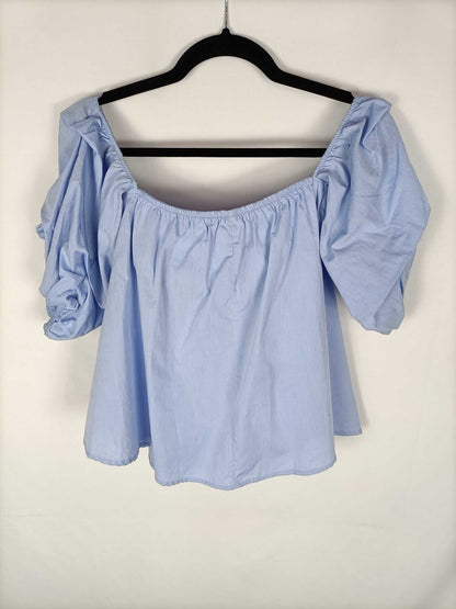 STRADIVARIUS. Blue puff-sleeved Ts top