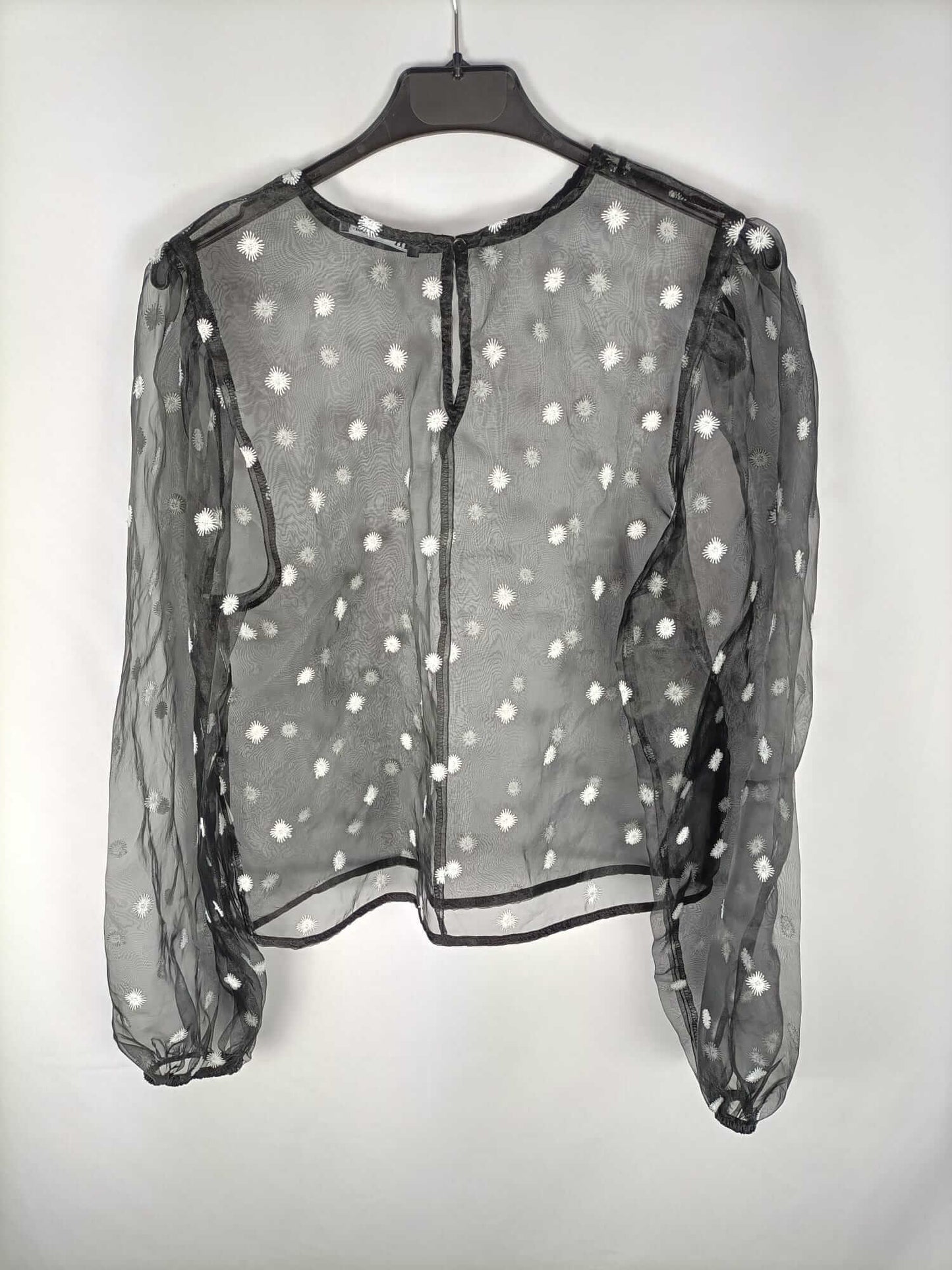 ZARA. Blusa negra margaritas bordadas T.s