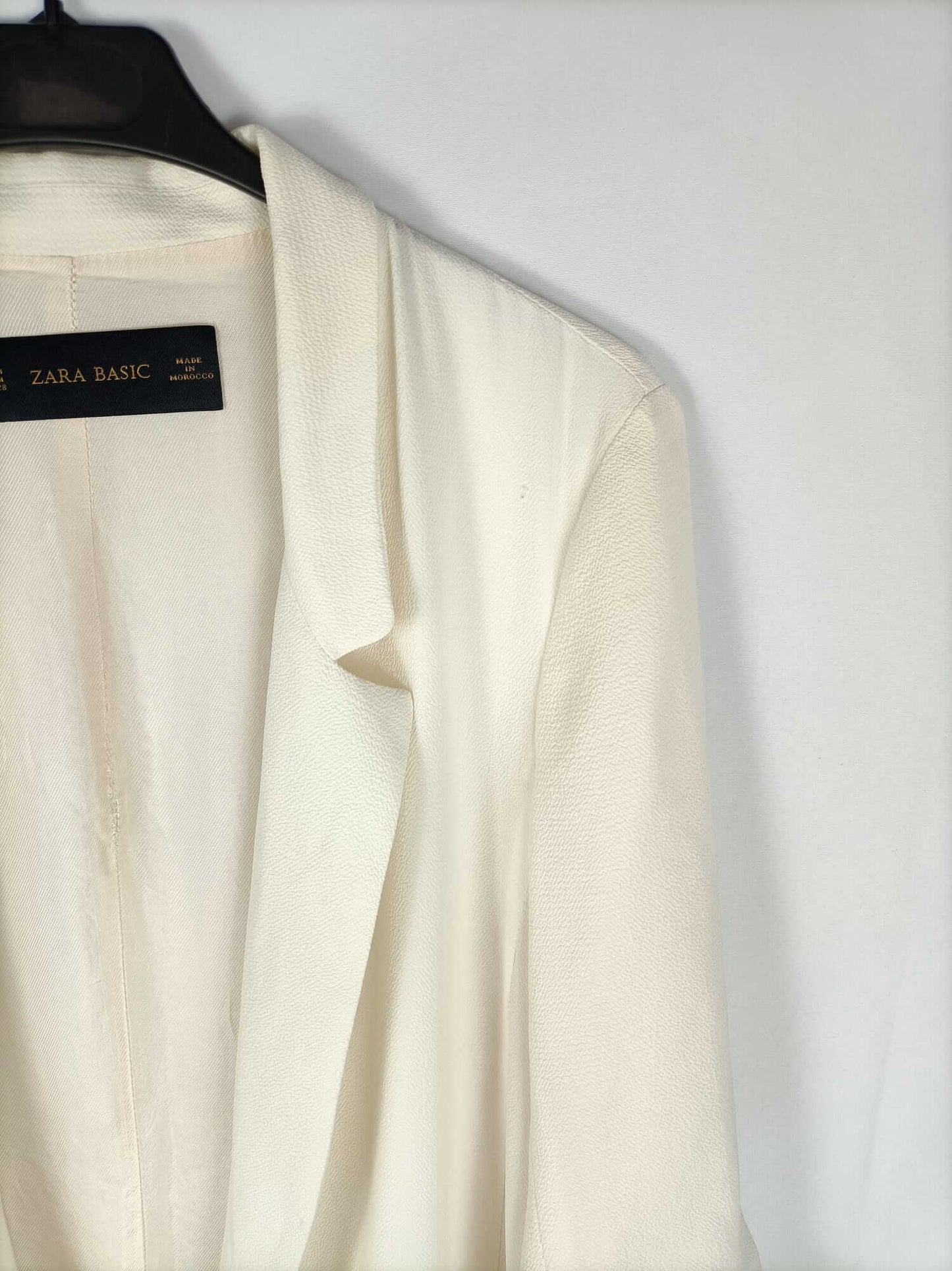 ZARA. Blazer fluida beige T.m