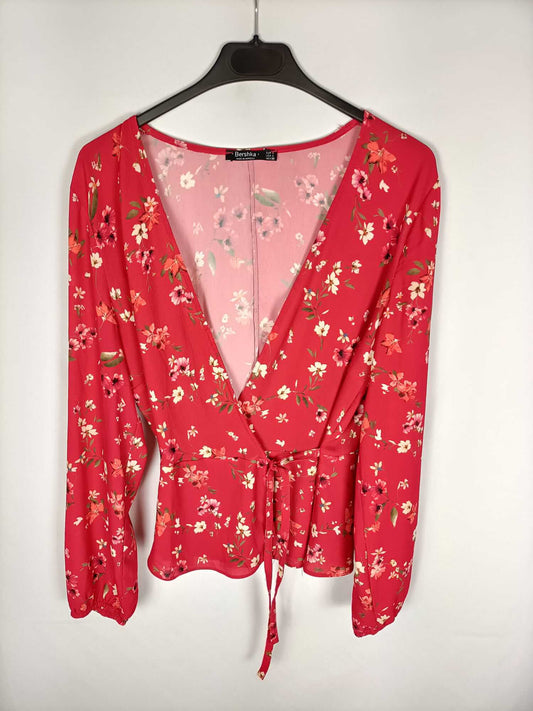 BERSHKA. Red floral wrap blouse Tl