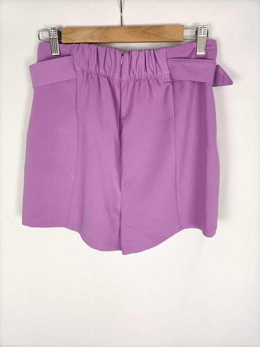 BERSHKA. Falda/pantalón lila T.40