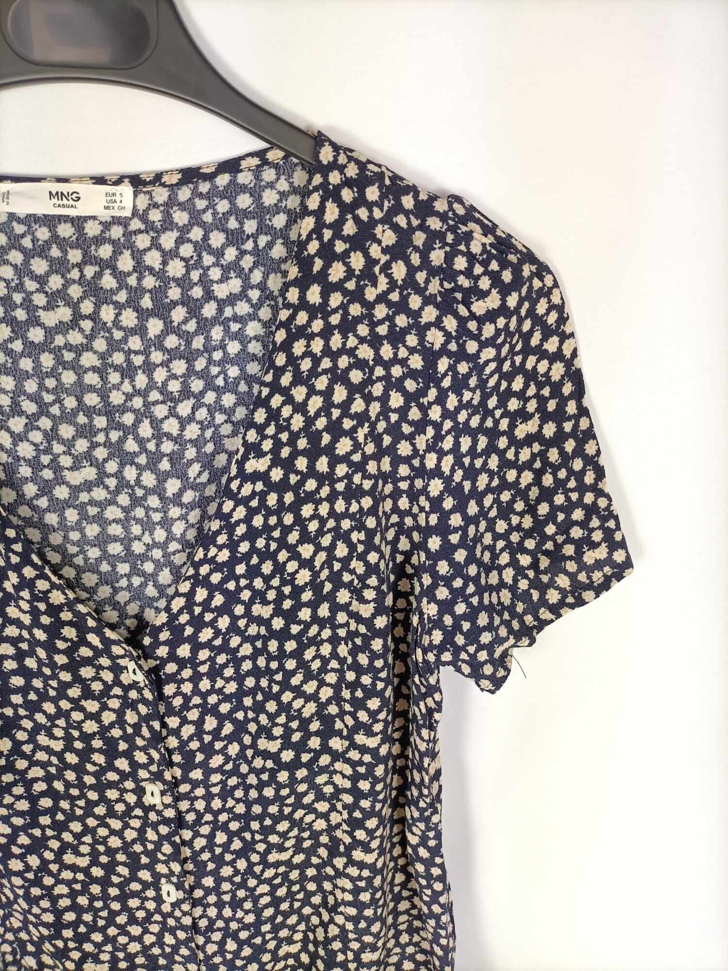 MANGO.Top botones margaritas T.s