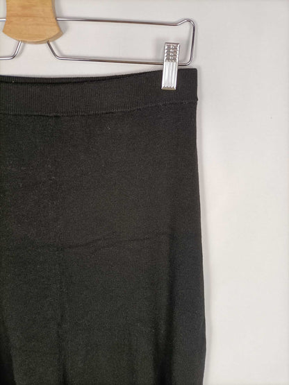 H&amp;M. Black knit midi skirt Ts