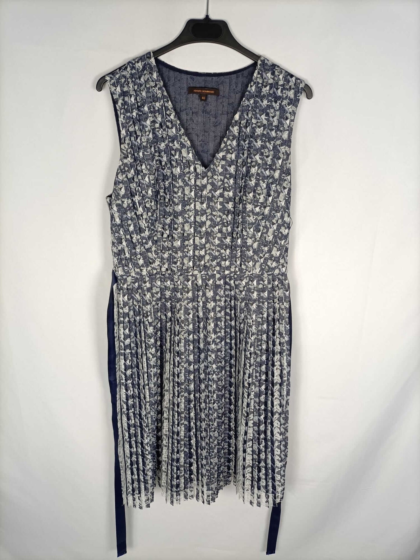 ADOLFO DOMÍNGUEZ.Vestido encaje T.40