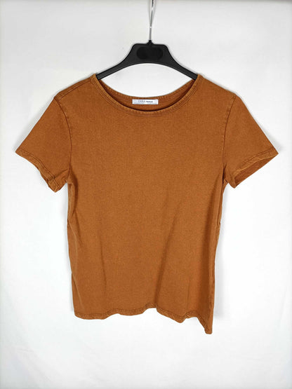 ZARA.Camiseta ocre T.s