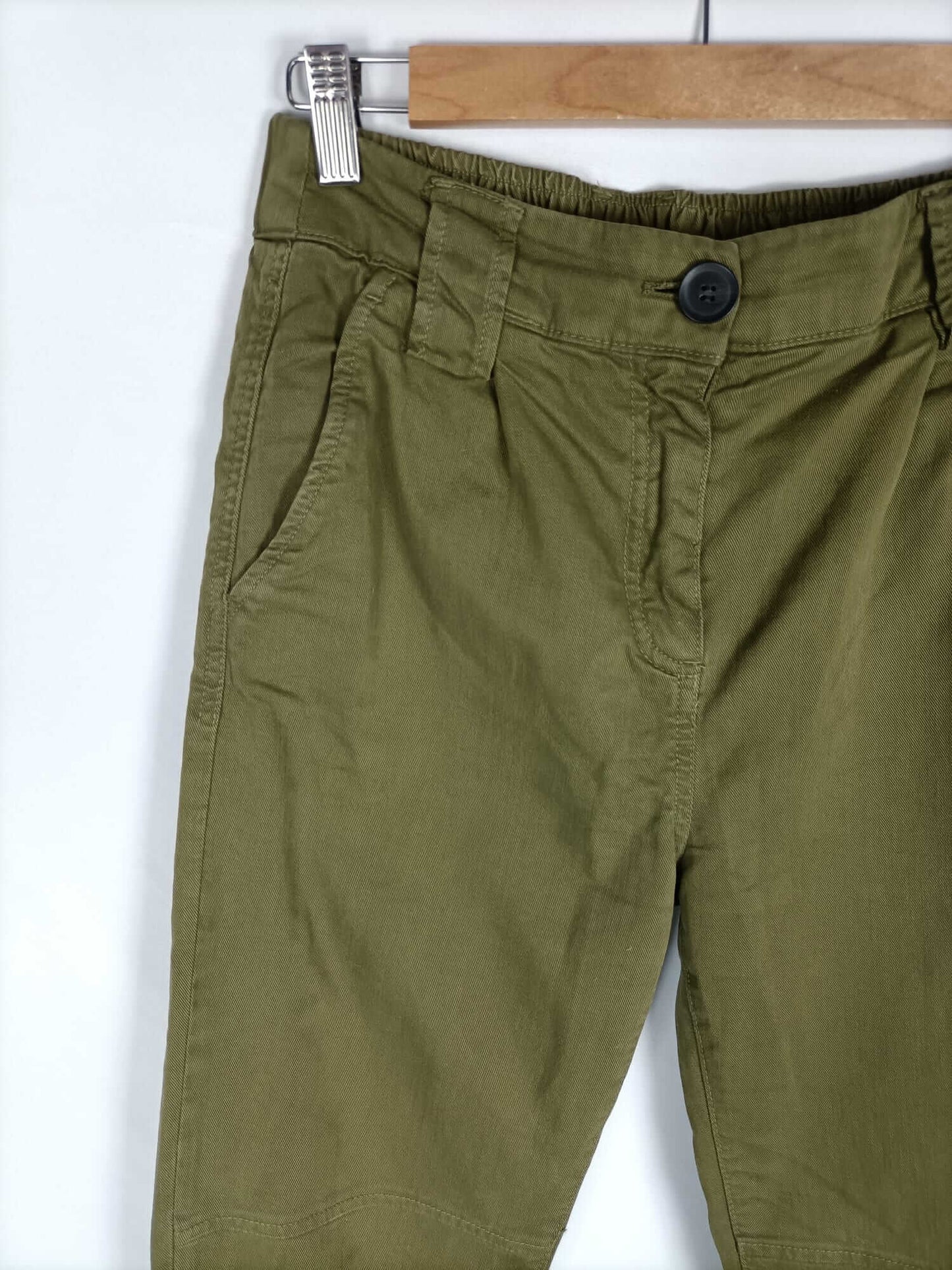 BERSHKA.Pantalones estilo cargo T.36