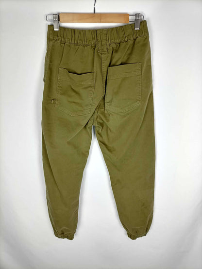 BERSHKA.Pantalones estilo cargo T.36