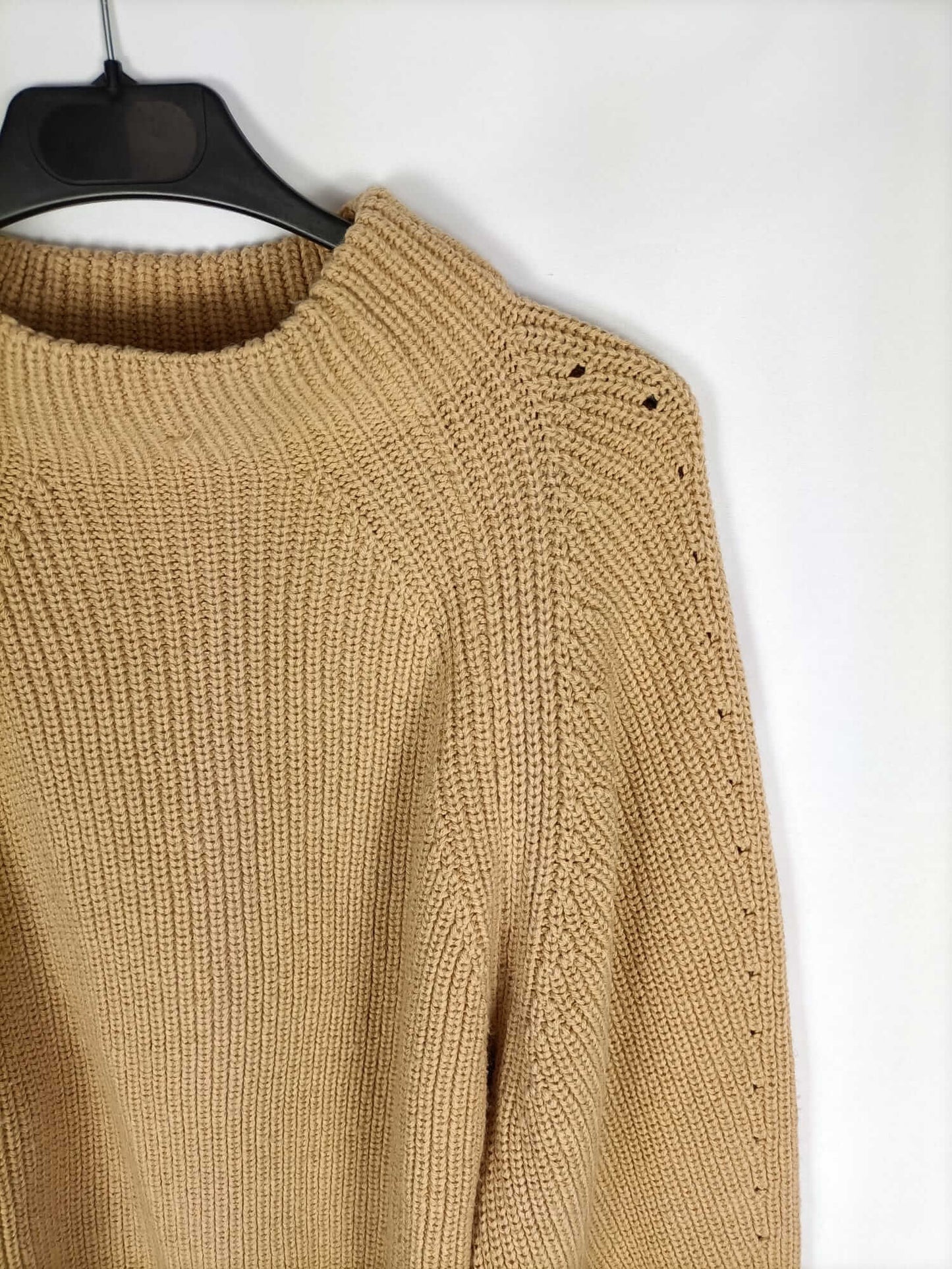 OTHERS. Camel Perkins Tm neck sweater