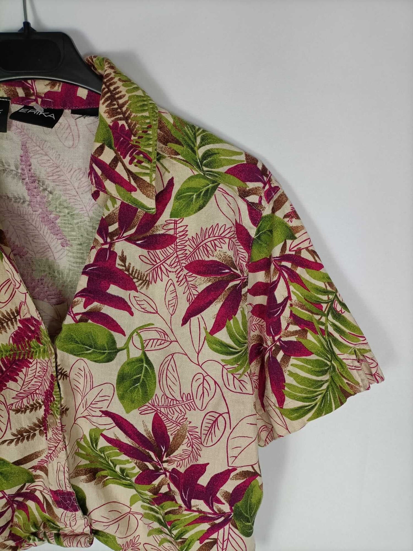 LOVEMADE. Short sleeve floral blouse Tm