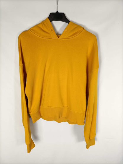 BERSHKA. Sudadera mostaza T.m (tara)