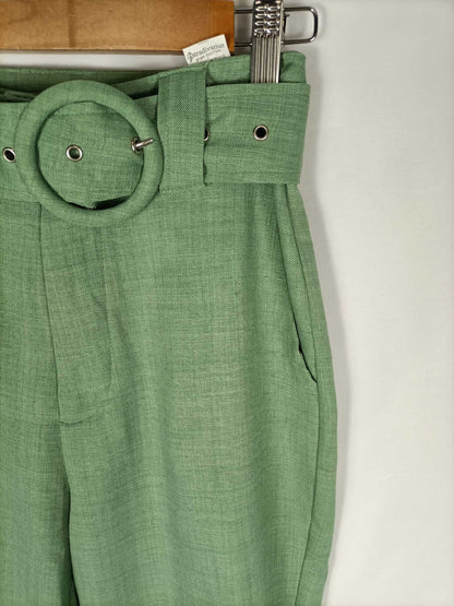 STRADIVARIUS. Pantalón verde fluido T.34