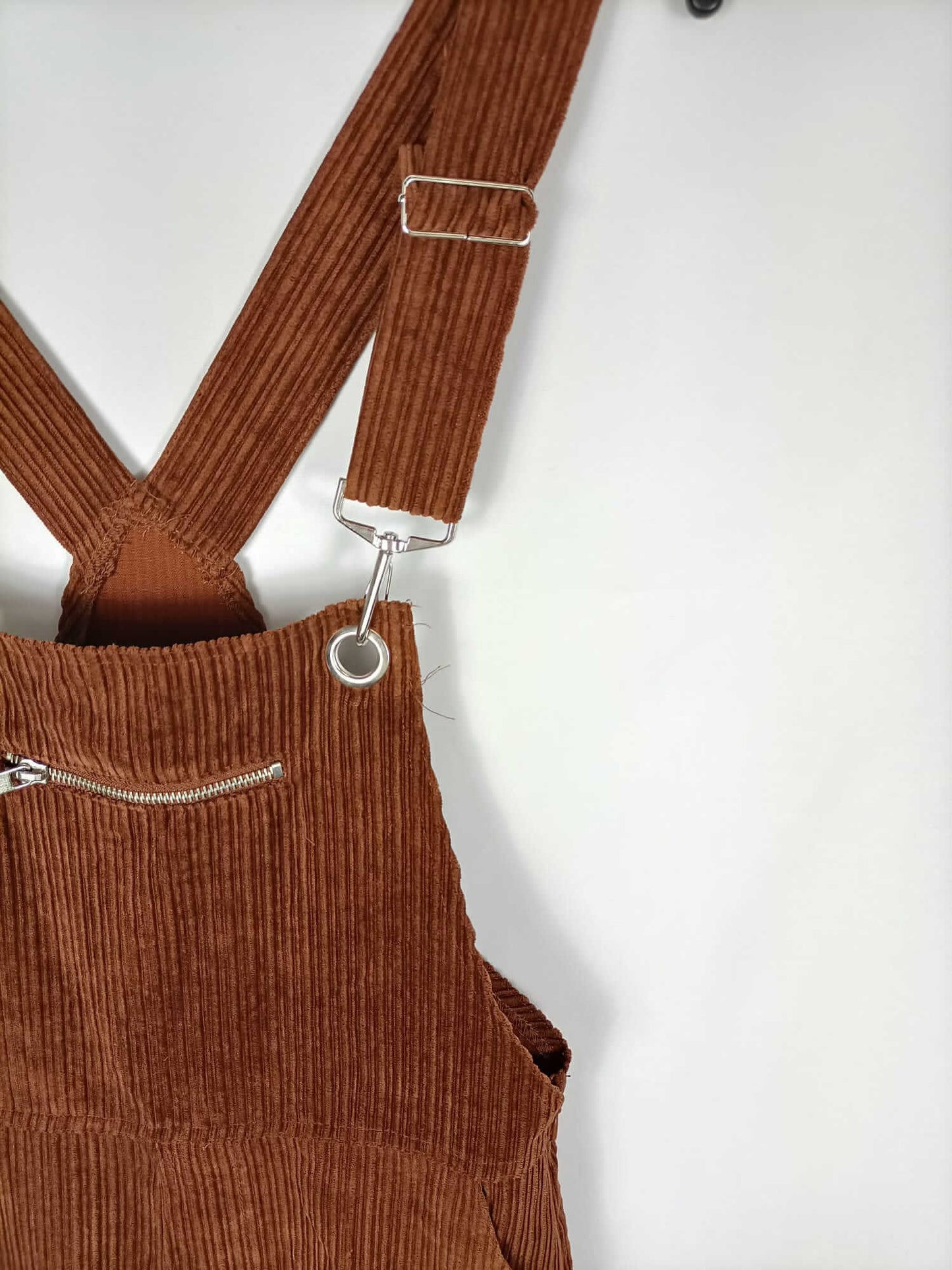 STRADIVARIUS. Brown corduroy dungarees T.38