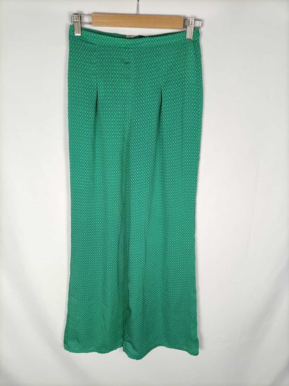ZARA. Pantalones verdes T.s