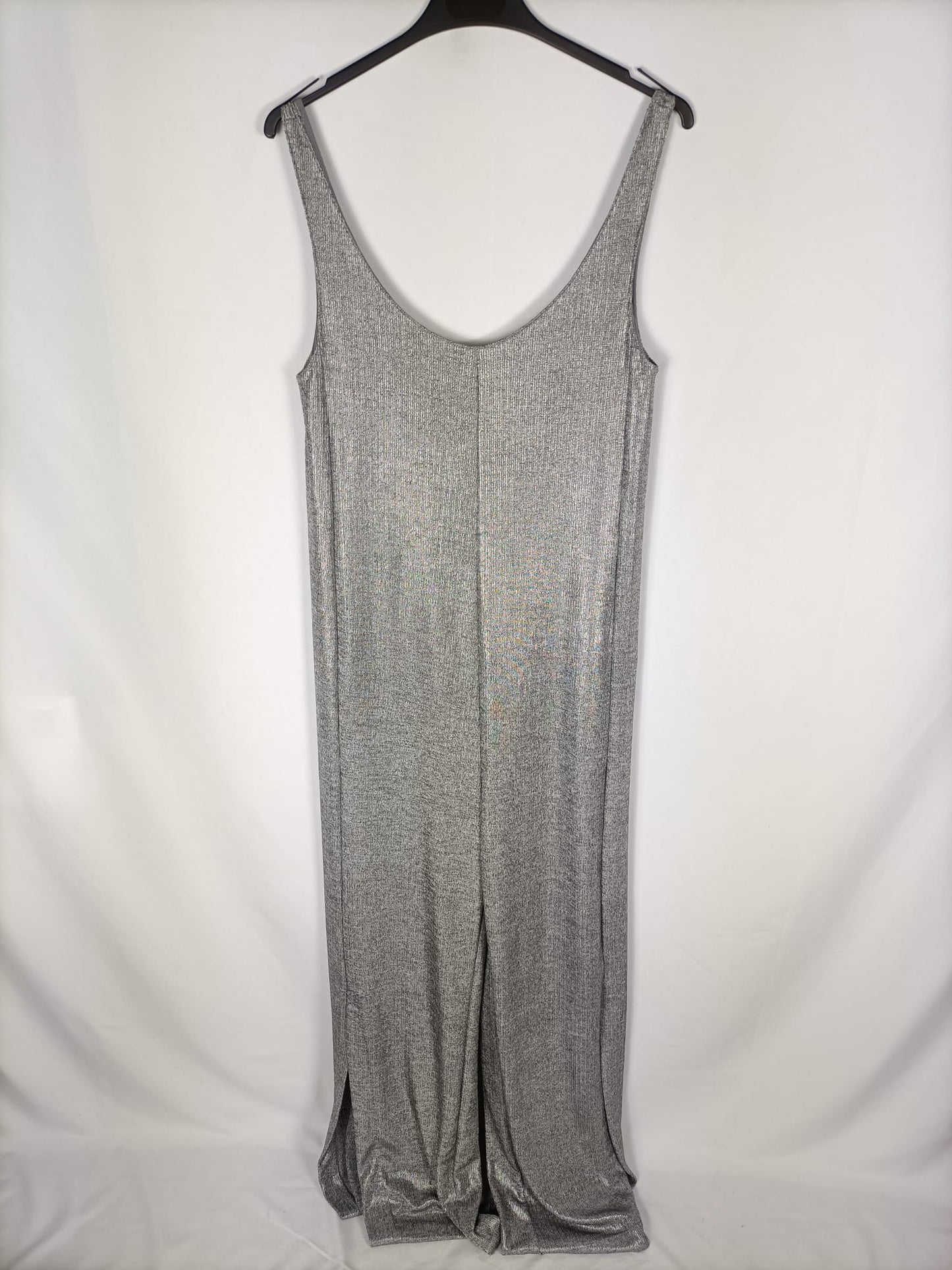 ZARA. Mono largo plateado T.xs