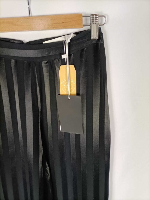 SILVIAN HEACH.Pantalones negros rayas monocolor T.38