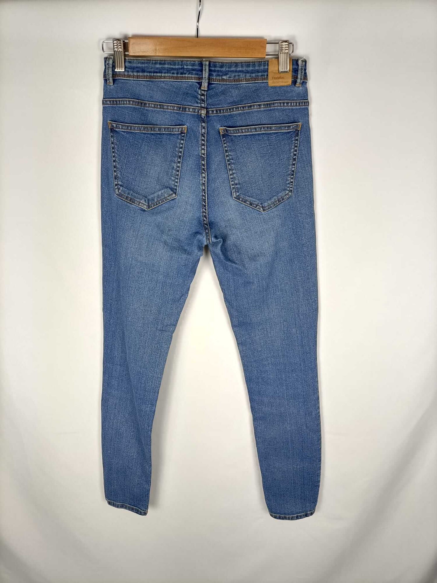ZARA.Vaqueros claritos T.38